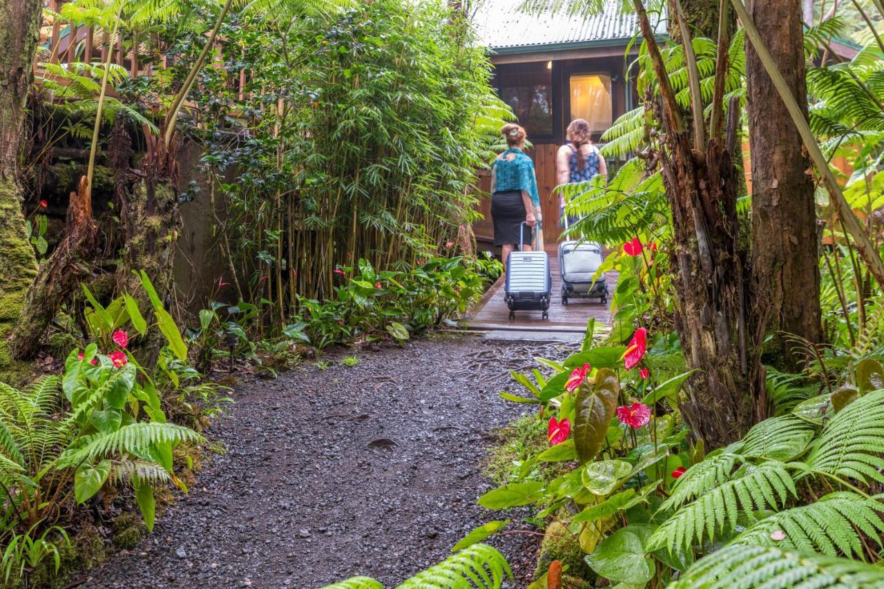 Volcano Village Lodge Exterior photo