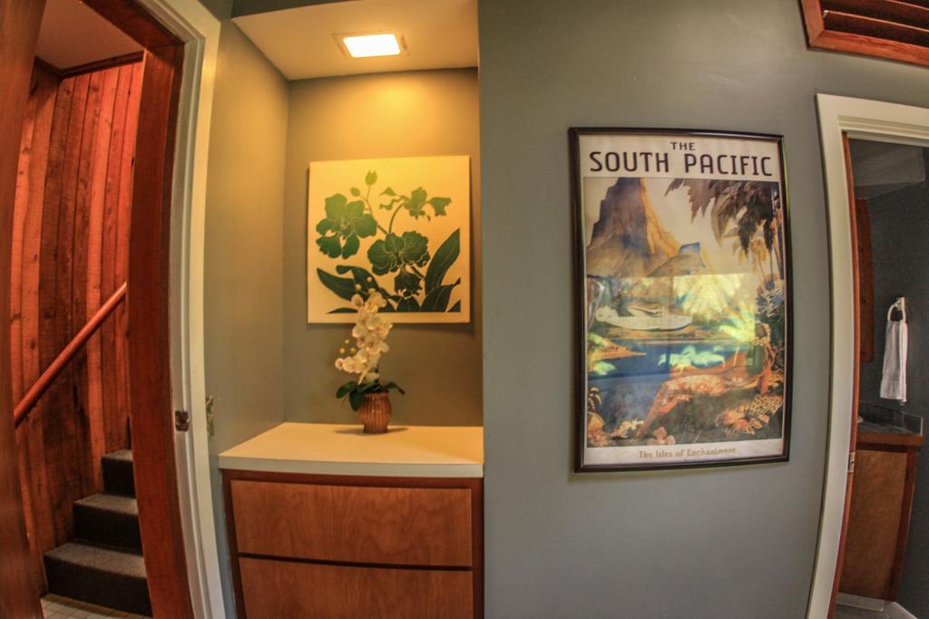 Volcano Village Lodge Room photo