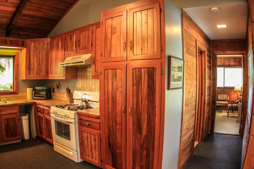 Volcano Village Lodge Room photo