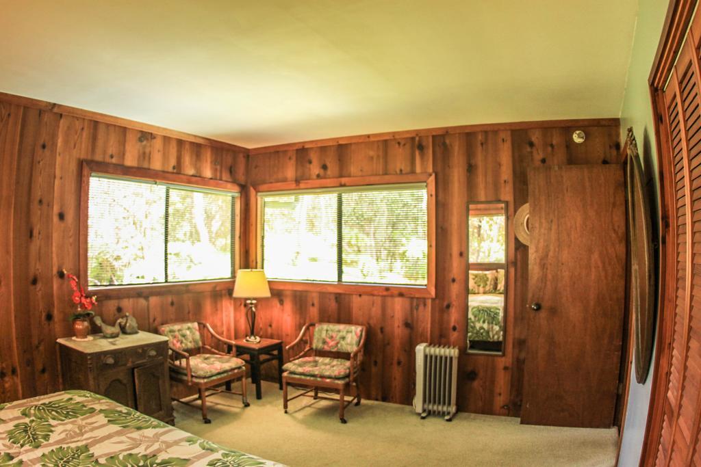 Volcano Village Lodge Room photo